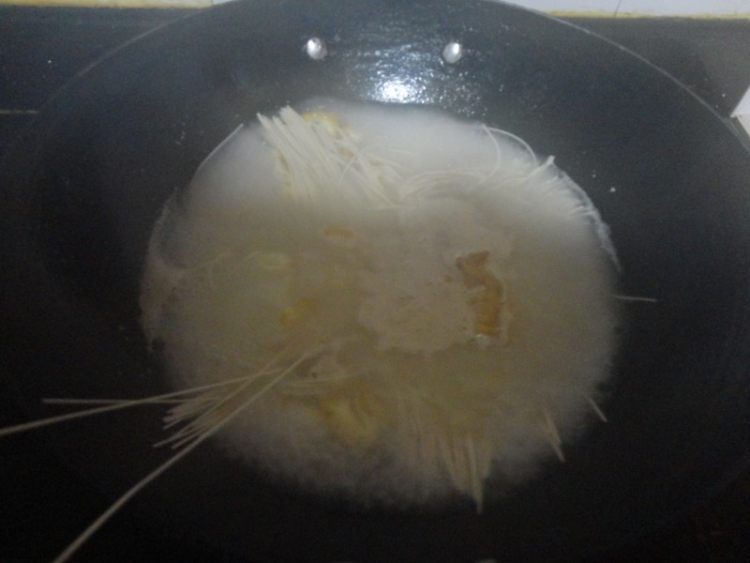 牛肉菠菜面步骤3