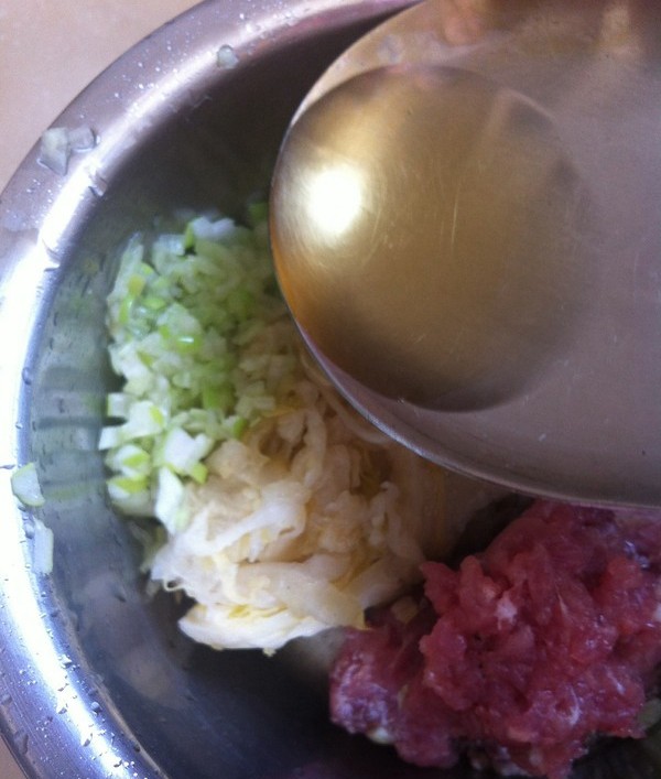 酸菜牛肉包子步骤3
