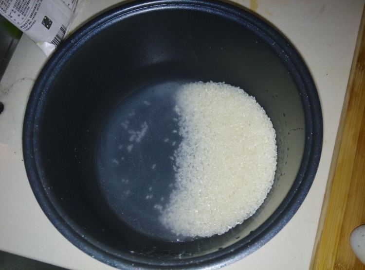 牛肉皮蛋粥步骤2