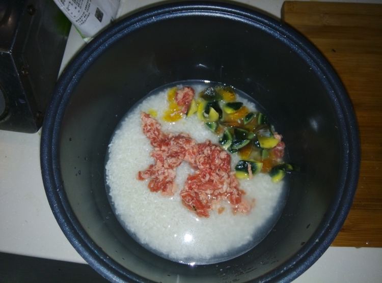 牛肉皮蛋粥步骤4