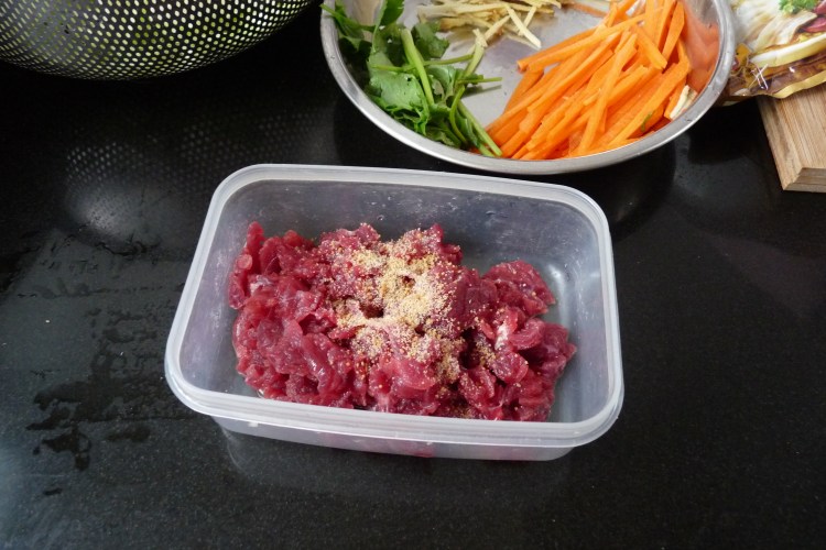 包菜丝炒牛肉步骤2