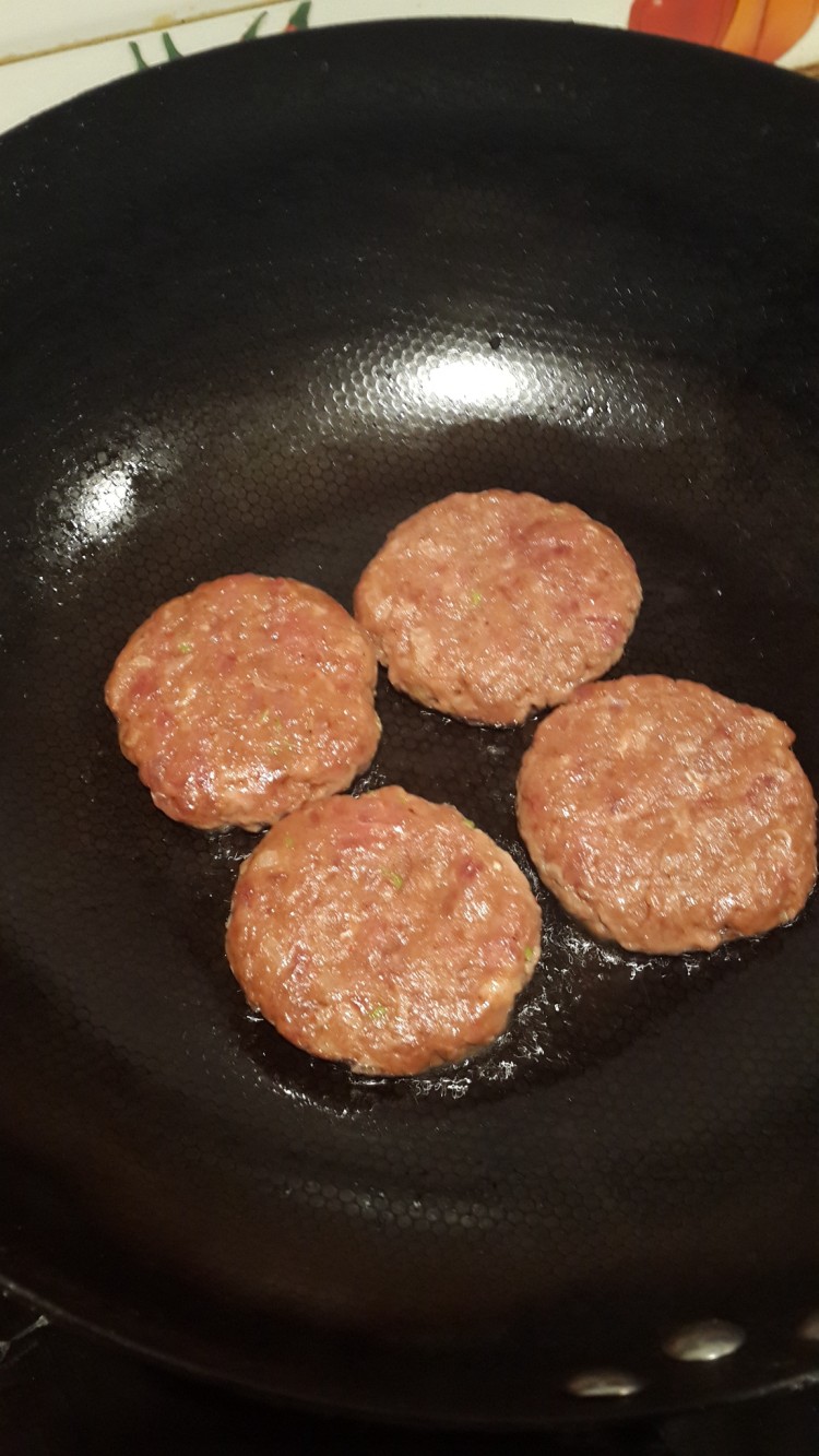 自制牛肉汉堡步骤3