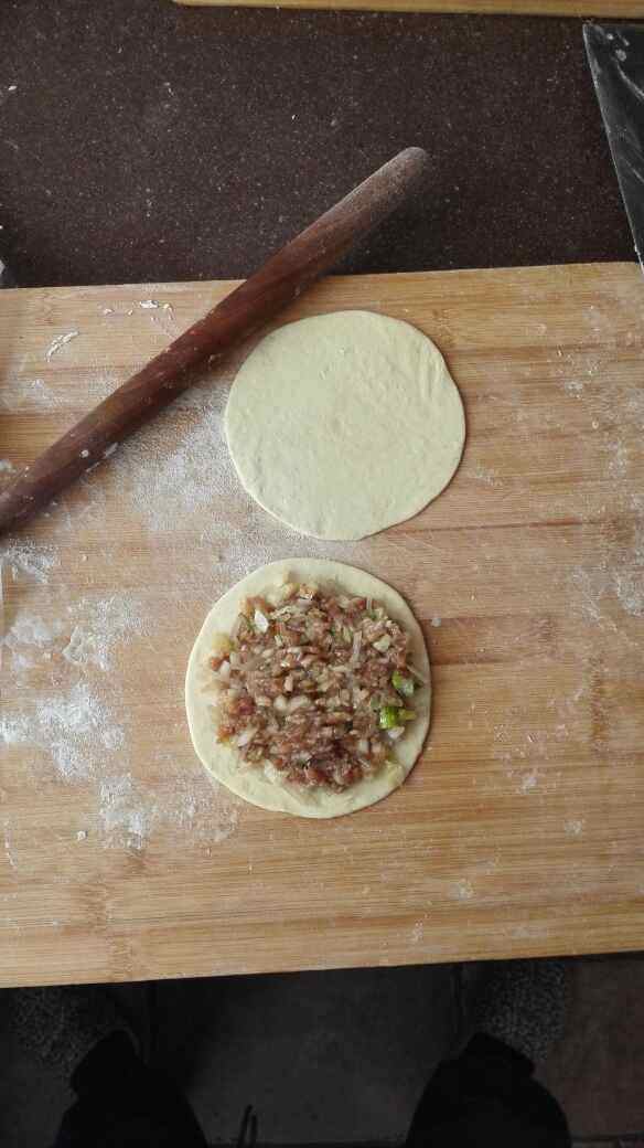 牛肉白菜馅饼步骤6