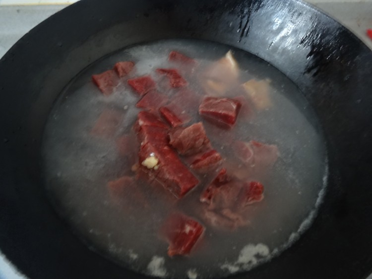 白萝卜烩牛肉步骤3