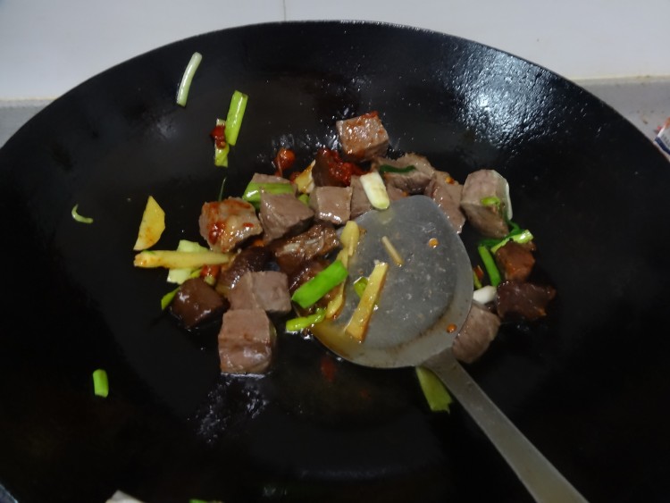 白萝卜烩牛肉步骤8
