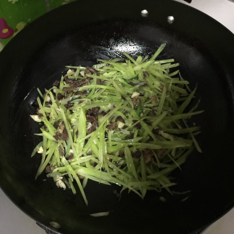 莴笋牛肉丝步骤9