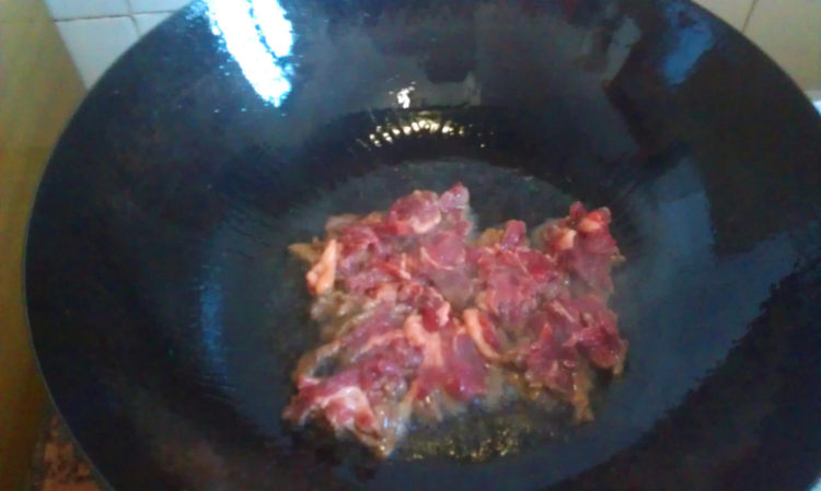 玉米笋炒牛肉步骤5
