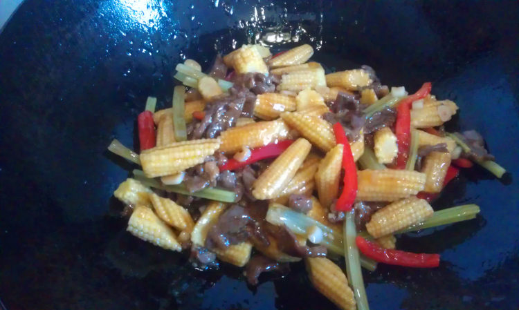 玉米笋炒牛肉步骤11