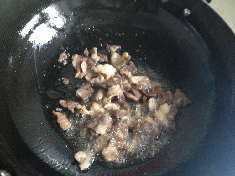 牛肉炒米粉步骤5