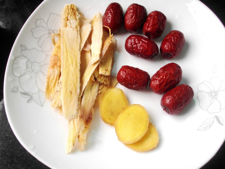 黑豆黄芪牛肉汤步骤3