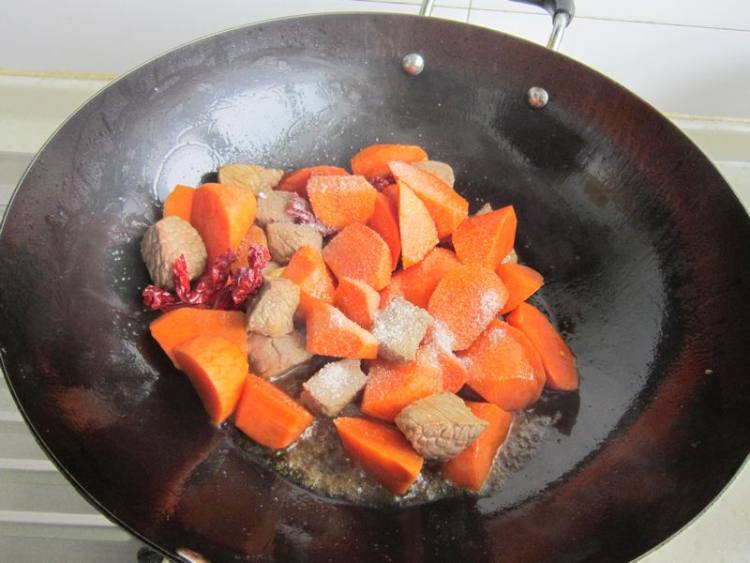 胡萝卜干豇豆炖牛肉步骤8