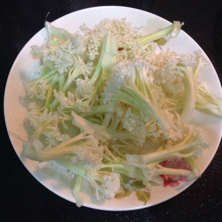 花菜焖牛肉步骤2