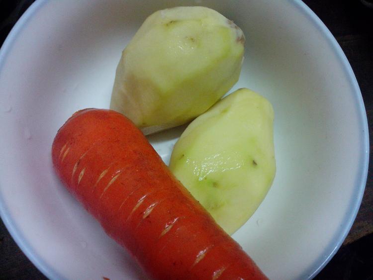 萝卜土豆烧牛肉步骤1