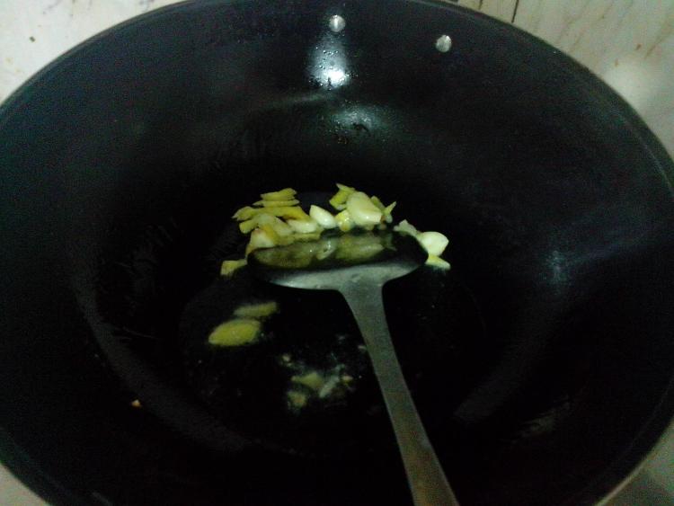 萝卜土豆烧牛肉步骤5