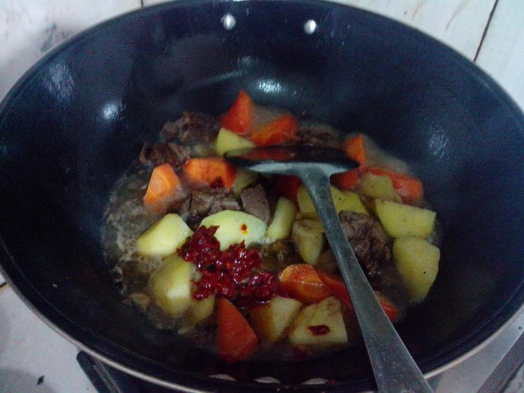 萝卜土豆烧牛肉步骤8