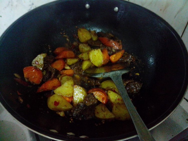 萝卜土豆烧牛肉步骤11