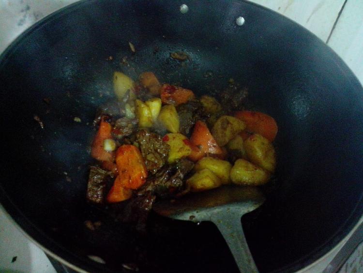 萝卜土豆烧牛肉步骤12