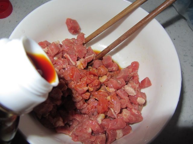 豌豆炒牛肉丁步骤6