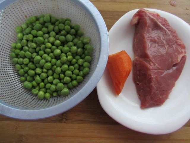 豌豆炒牛肉丁步骤1
