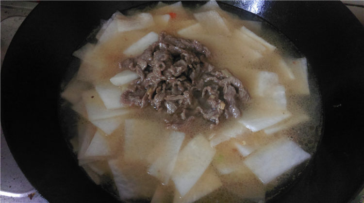 水煮牛肉萝卜步骤7