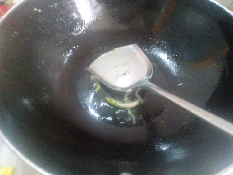 香辣牛肉粒面步骤2