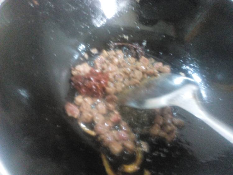 香辣牛肉粒面步骤5