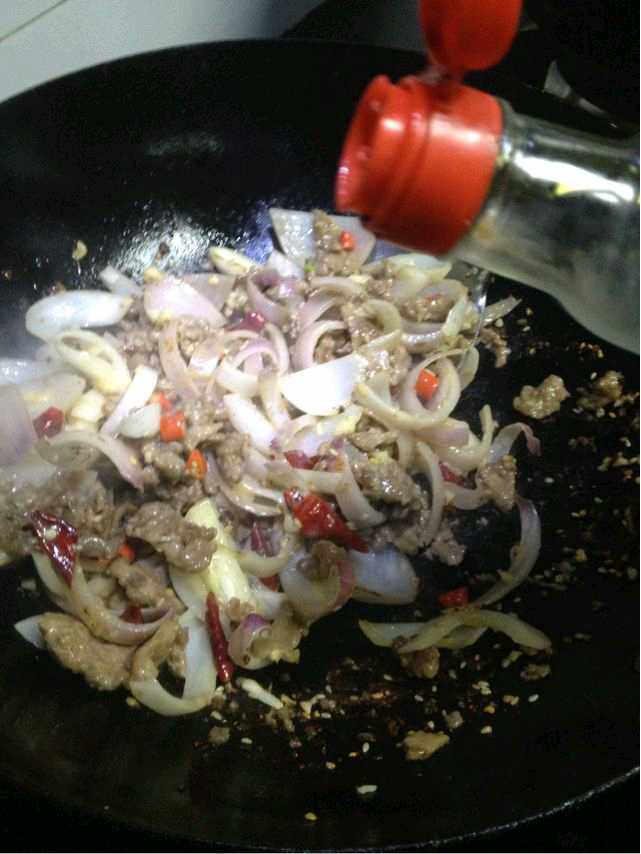 孜然香辣牛肉步骤6