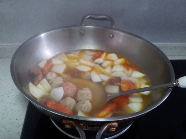番茄牛肉萝卜丸子汤步骤9