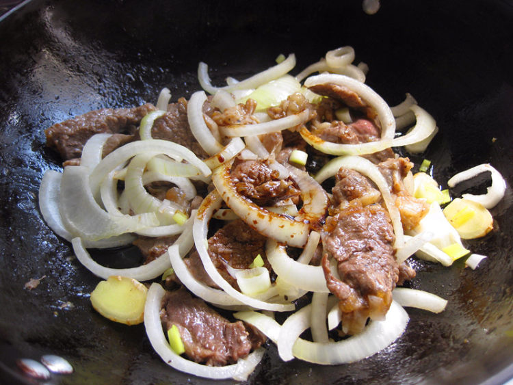 粉丝土豆烧牛肉步骤3