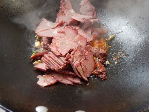白菜牛肉炖粉条步骤7