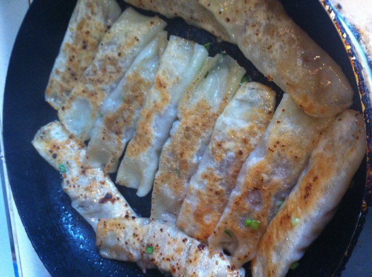 洋葱牛肉锅贴步骤18