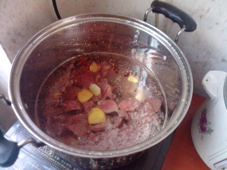 土豆煲牛肉步骤7