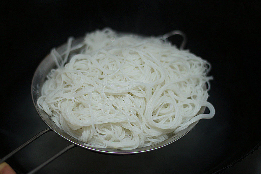 咖喱牛肉炒米粉步骤3