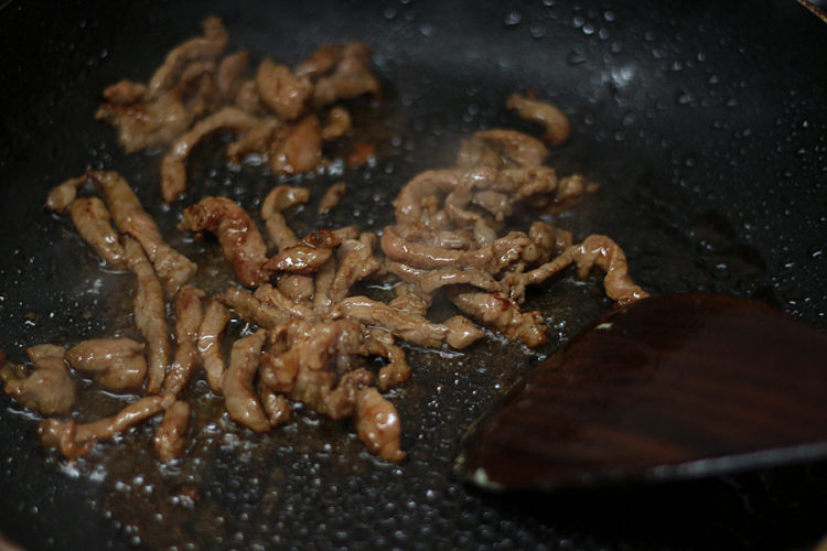 咖喱牛肉炒米粉步骤7
