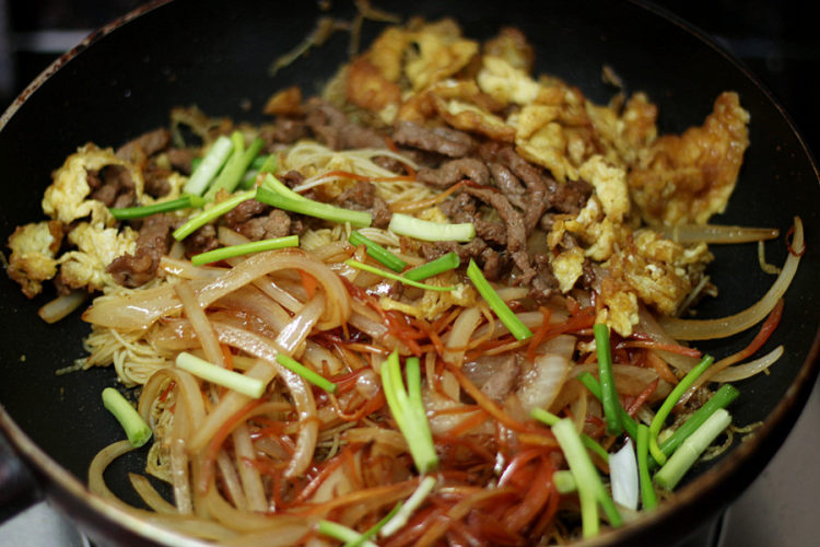 咖喱牛肉炒米粉步骤12