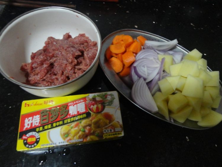 咖哩牛肉步骤1