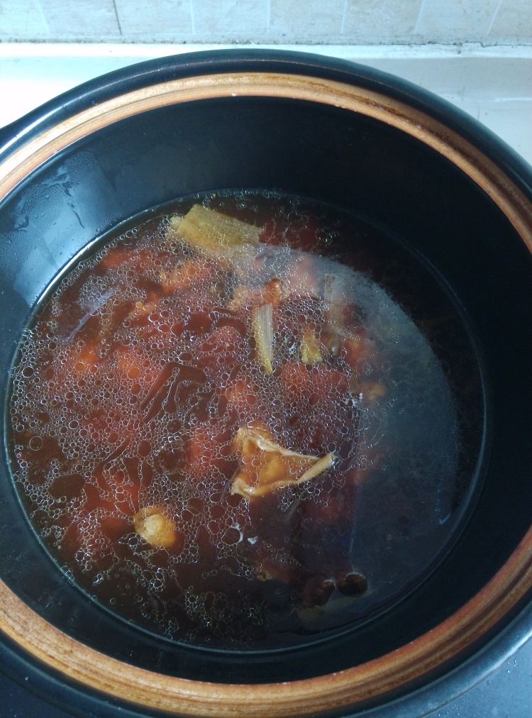 胡萝卜牛腩砂锅煲步骤12