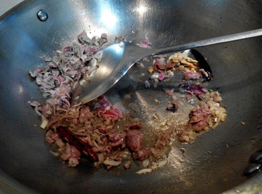 清真宽汤牛肉面步骤8