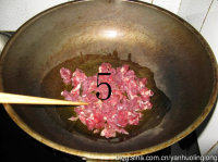 鲍汁草菇牛肉步骤5