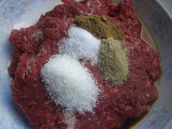 五香牛肉粒步骤3