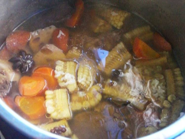 玉米莲藕炖牛肉步骤9