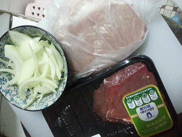 蔬菜配炸肉饼步骤1