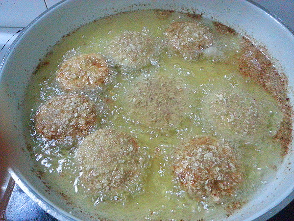 蔬菜配炸肉饼步骤9