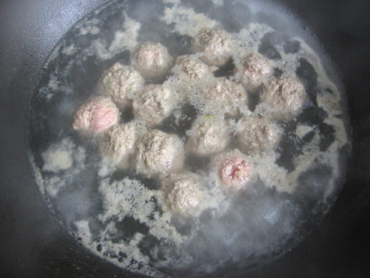 白菜炖牛肉丸步骤5