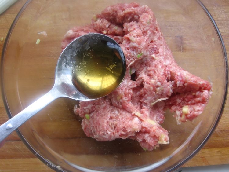 白菜炖牛肉丸步骤4
