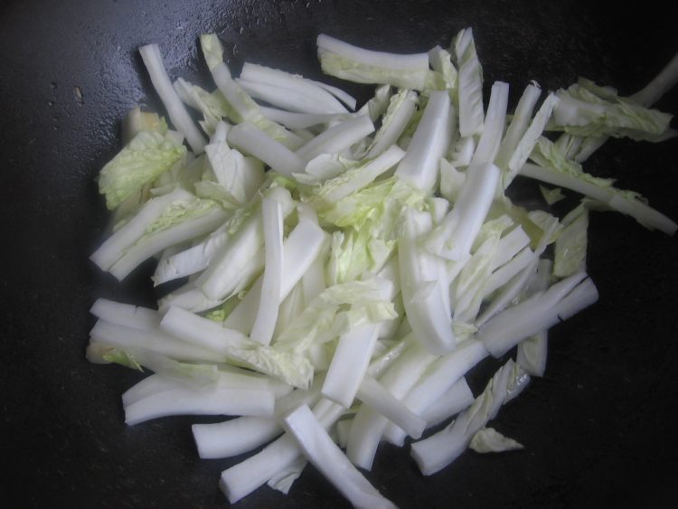 白菜炖牛肉丸步骤10