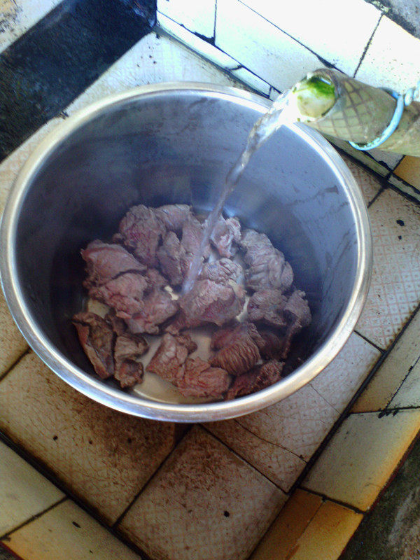黄芪牛肉汤步骤3