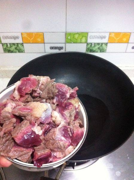 番茄焖牛肉步骤3