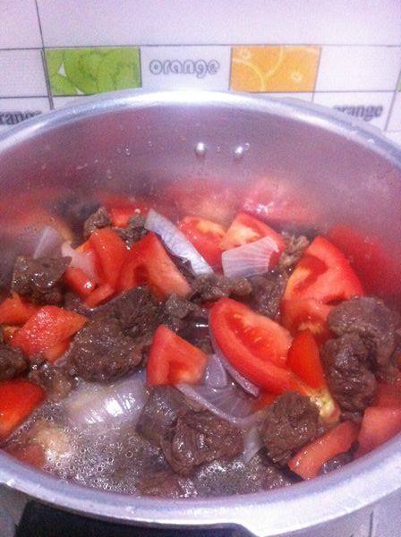 番茄焖牛肉步骤7