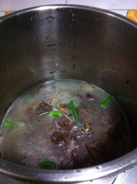 洋葱萝卜焖牛肉步骤7